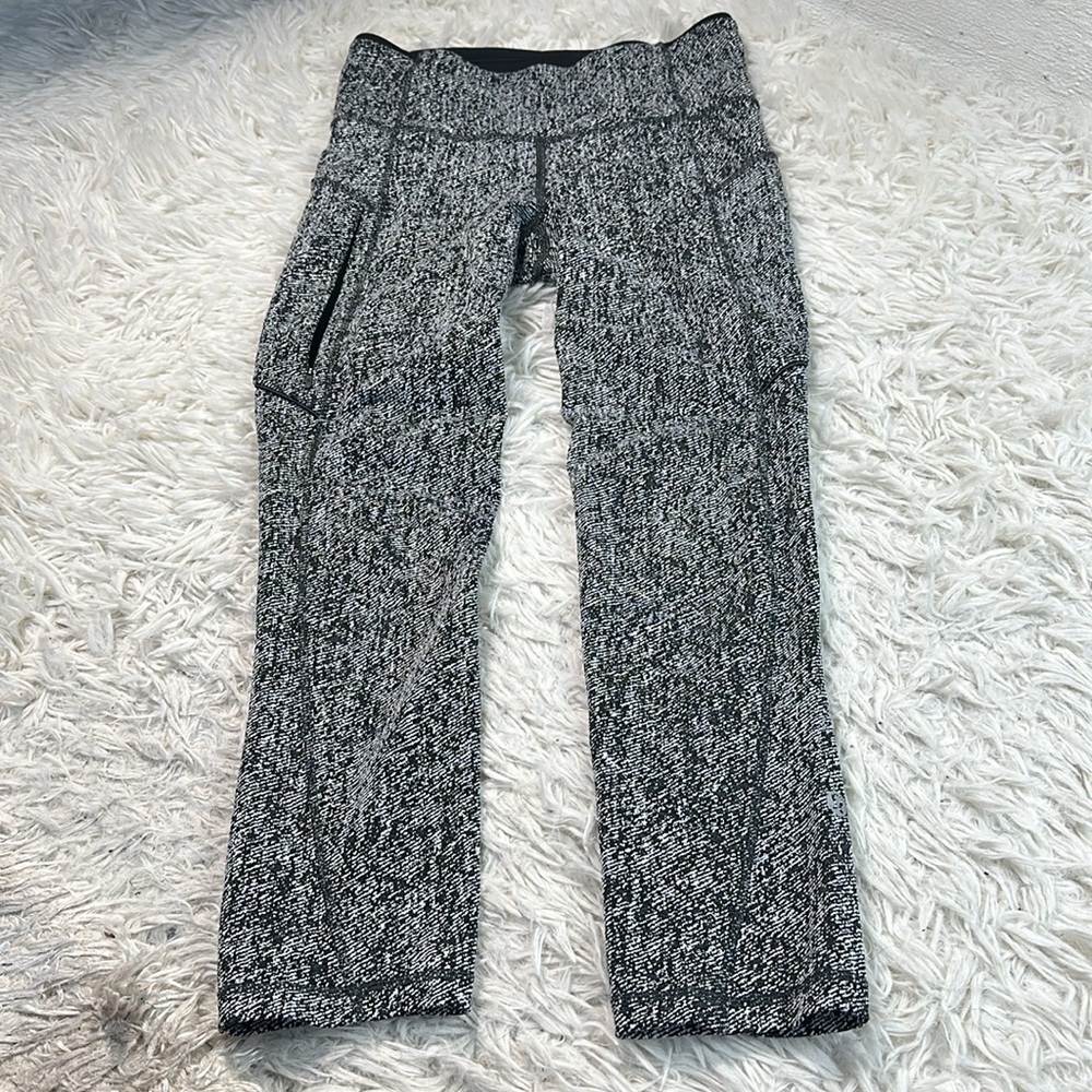Lululemon Run On Crop (21") Luxtreme Irregular Denim Twill Black White